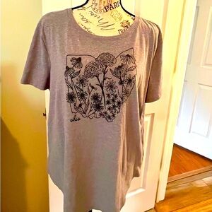 Maurices Gray Graphic Short Sleeve T-Shirt